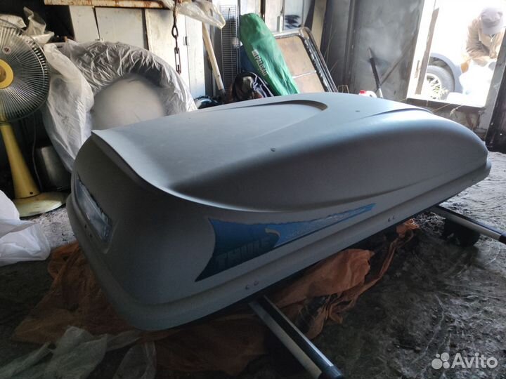 Багажник thule на крышу автомобиля