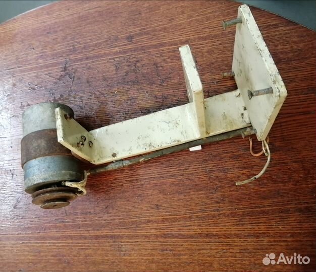 Часовой токарный станок