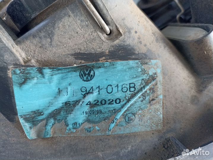 Фара Volkswagen Golf 4