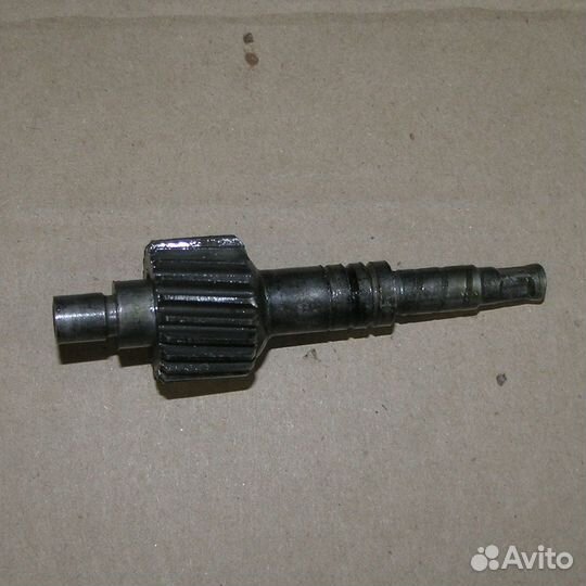 Шестерня привода спидометра урал вал Z22 L105