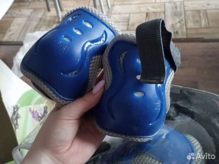 Роликовые коньки раздвижные+ амуниция