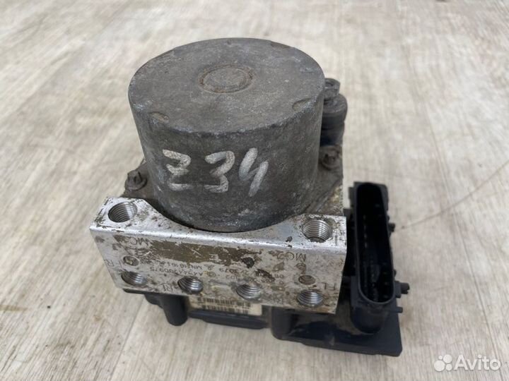 Блок abs Mitsubishi Colt Z32A 3A91 2004 2005 2006