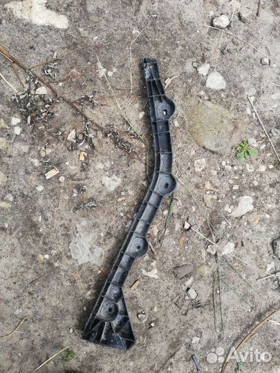 Кронштейн бампера Шкода Рапид