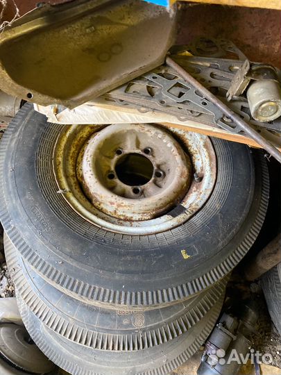 Новая резина, колеса, Штампованные диски газ 21