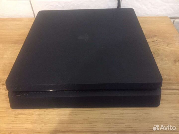 Игровая приставка ps4 1tb