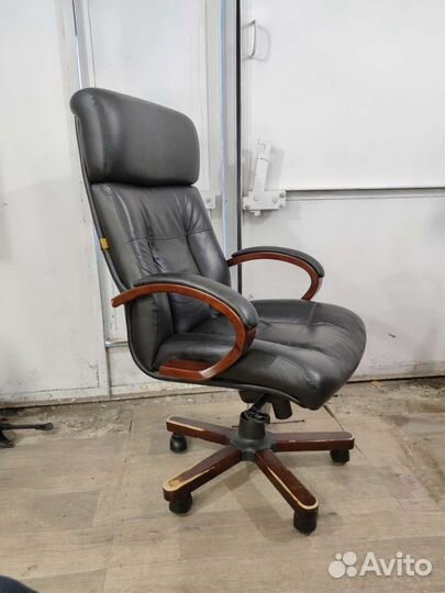 Кресло руководителя Кожа натуральная Chairman