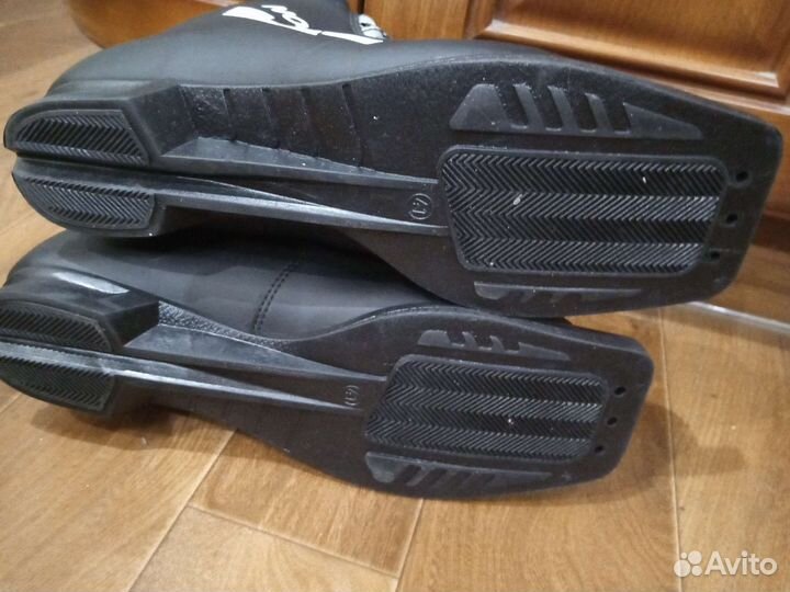 Лыжные ботинки новые Nordway 41 размер