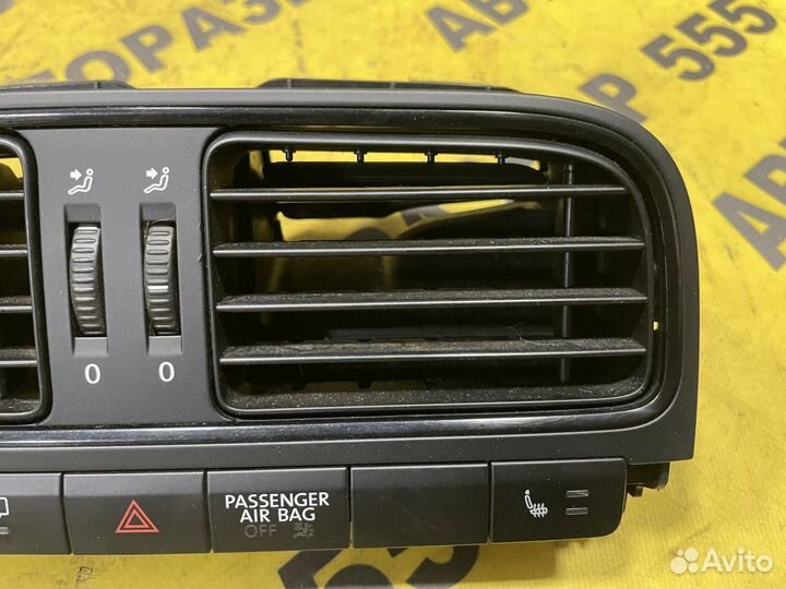 Дефлектор центральный VW Polo