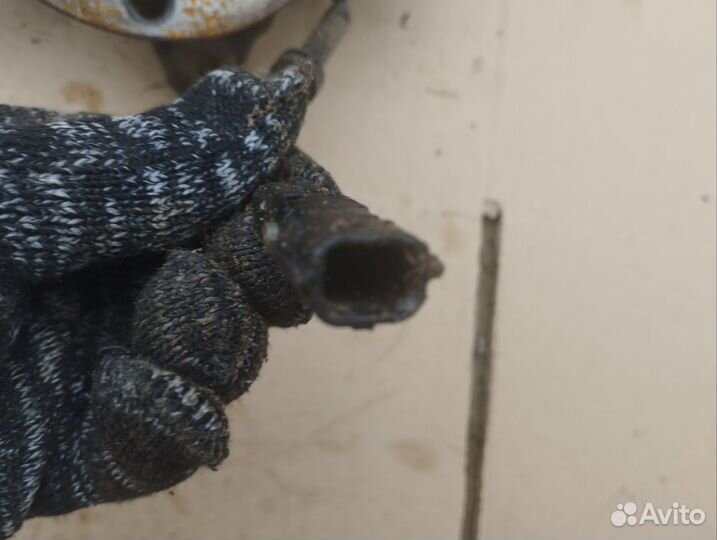 Поворотный кулак передний левый Renault Logan 2