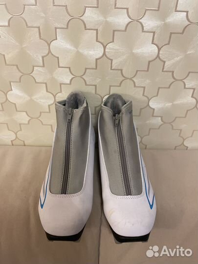 Лыжные ботинки для девочки размер 37/38