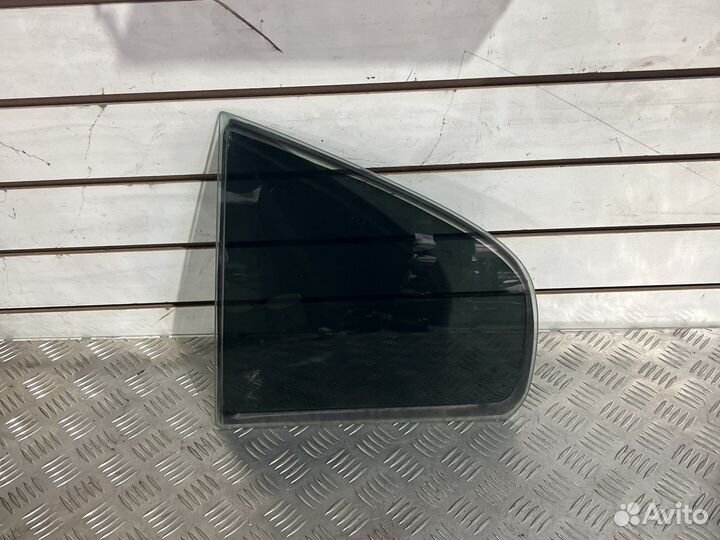 Форточка задняя левая skoda octavia a4