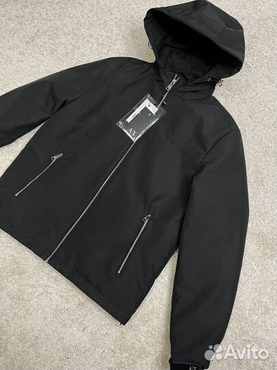 Куртка Armani: весеннее вдохновение