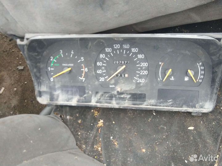 Щиток приборов 4439642 saab 9000 Сааб