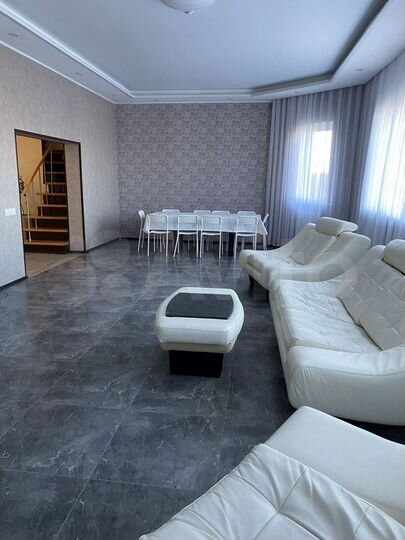 Коттедж 380 м² на участке 15 сот.