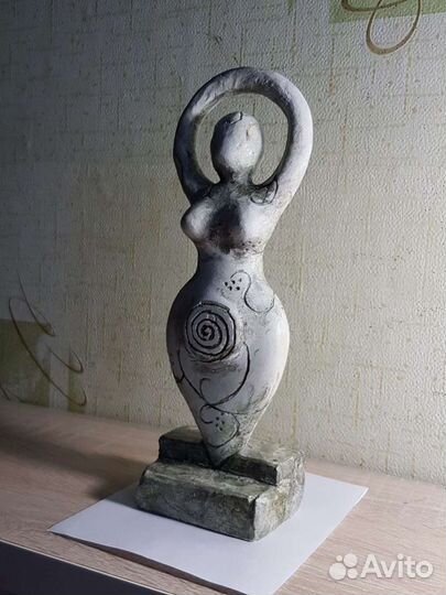 Статуэтка под старину