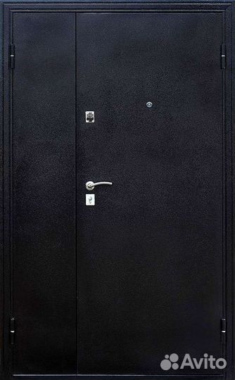 Входные тамбурные двери на площадке