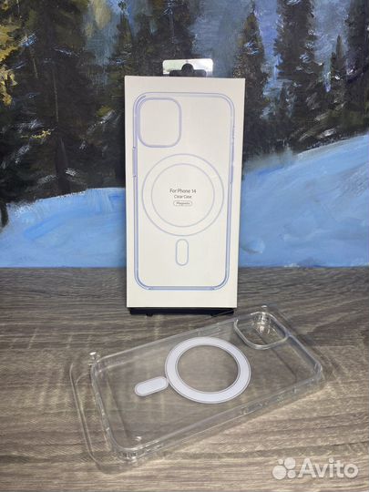 Чехол на iPhone 14