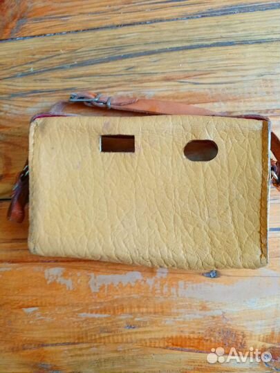 Кожаный футляр для радиоприемника Сокол