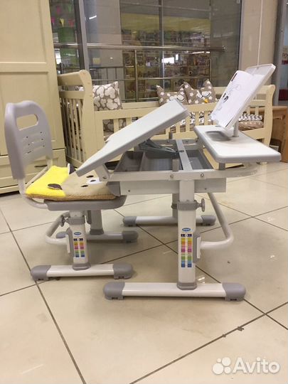 Детская парта + стул