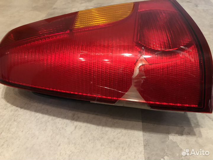 Фонарь задний левый на renault logan 1