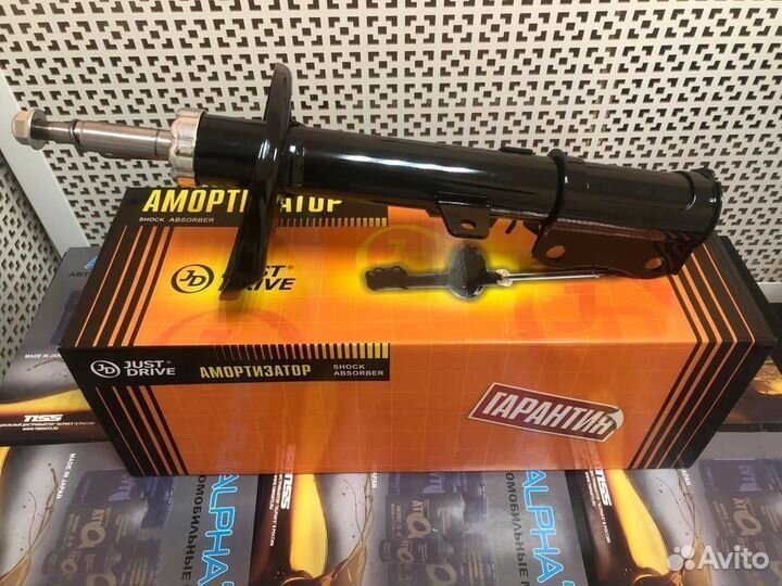 Стойка газомасляная задняя левая Toyota Camry