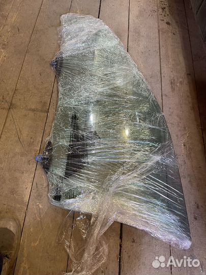 Переднее левое стекло Toyota Camry 55