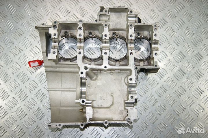 Цилиндр/картер/блок с поршнями Suzuki GSX-R600, K6