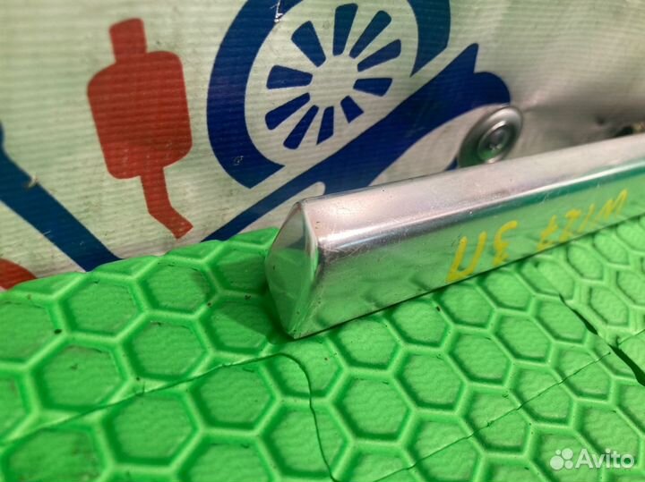 Молдинг стекла задний правый Volkswagen Touareg