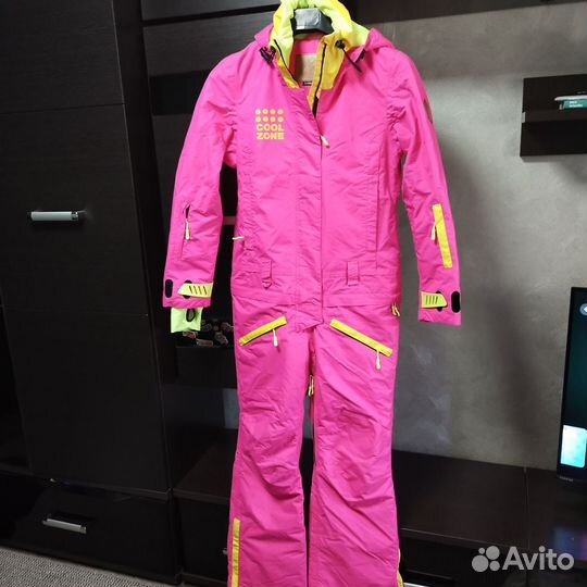 Горнолыжный комбинезон женский