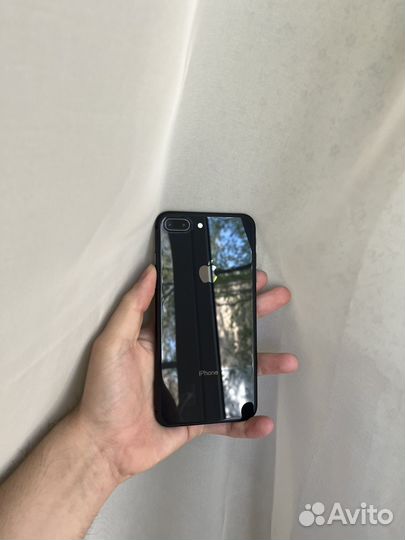 iPhone 8 Plus, 64 ГБ