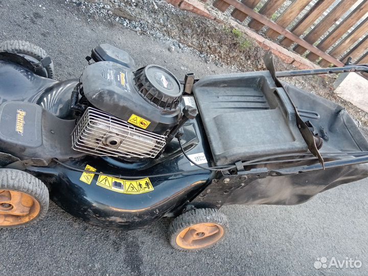 Газонокосилка бензиновая