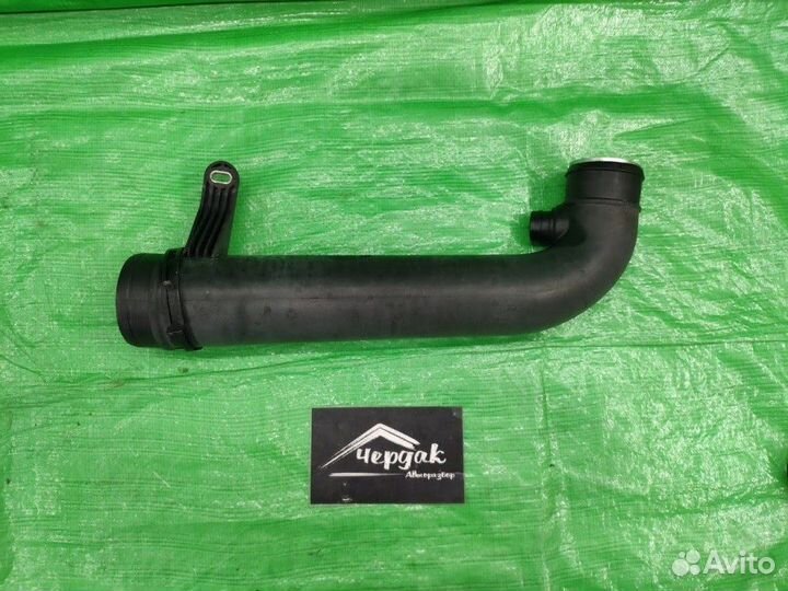 Патрубок интеркулера VW Tiguan/Passat/Golf/Q3