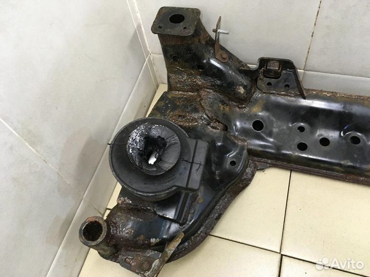 Балка передняя поперечная FX (S50) 2003-2007