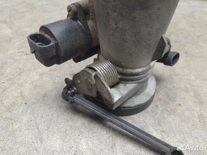 Дросельная заслонка Renault Logan 1.4 K7J710 2007