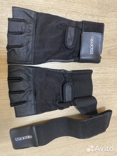 Новые спортивные перчатки Torneo