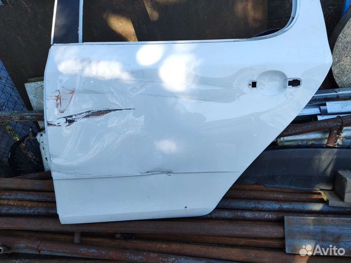 Задняя левая дверь Skoda Fabia 2