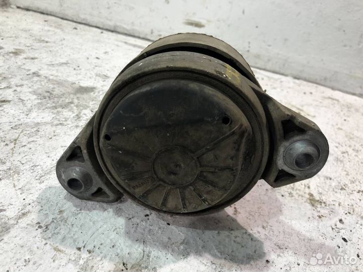 Подушка двигателя