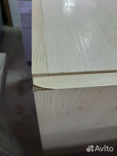 Светлая тумба кухонная