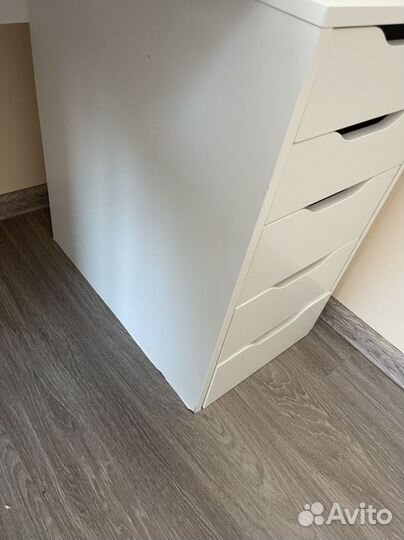 Письменный стол IKEA мальм