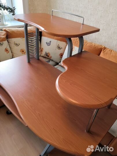 Компьютерный стол