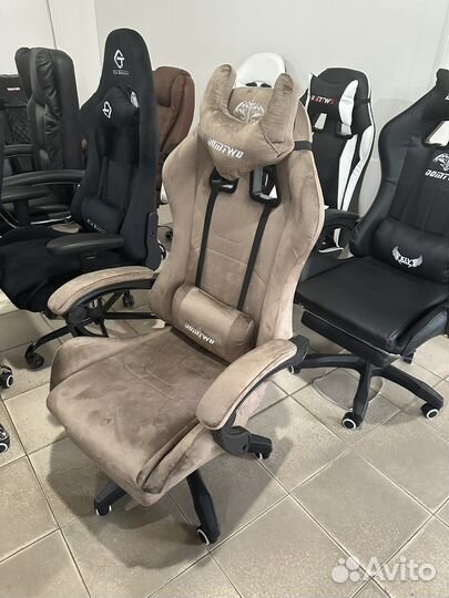 Компьютерное кресло велюровое