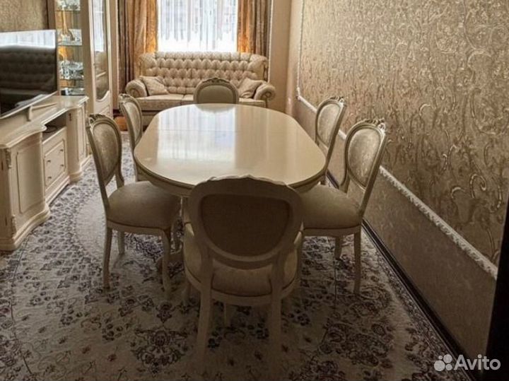 Стол и стулья в гостиную италия