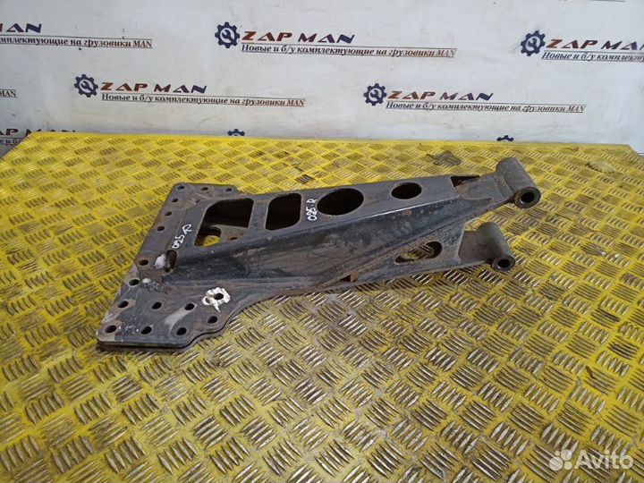 Кронштейн реактивной тяги правый Man Tga Tgx Tgs