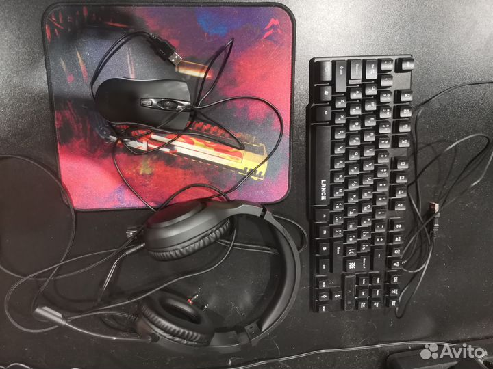 Мышь, наушники, клавиатура, коврик
