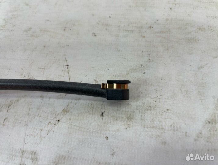 Датчик износа тормозных колодок задний Volkswagen