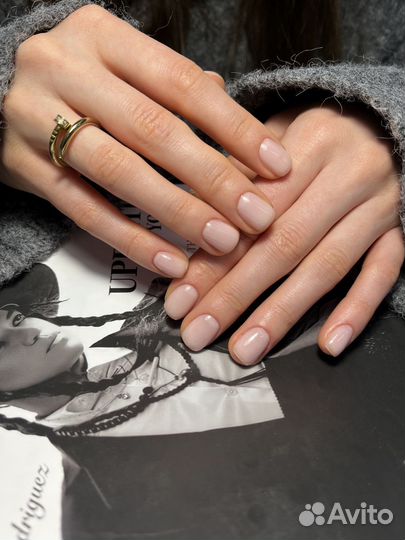 Модель на маникюр