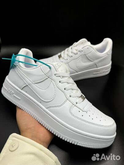 Кроссовки оптом