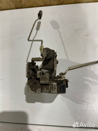 Замок двери передний правый Renault Logan K7J 2006