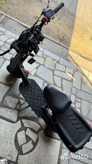 Мощьный элекро - самокат Kugo g buster