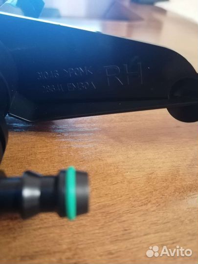 Форсунки омывателя фар L-R Nissan Tiida